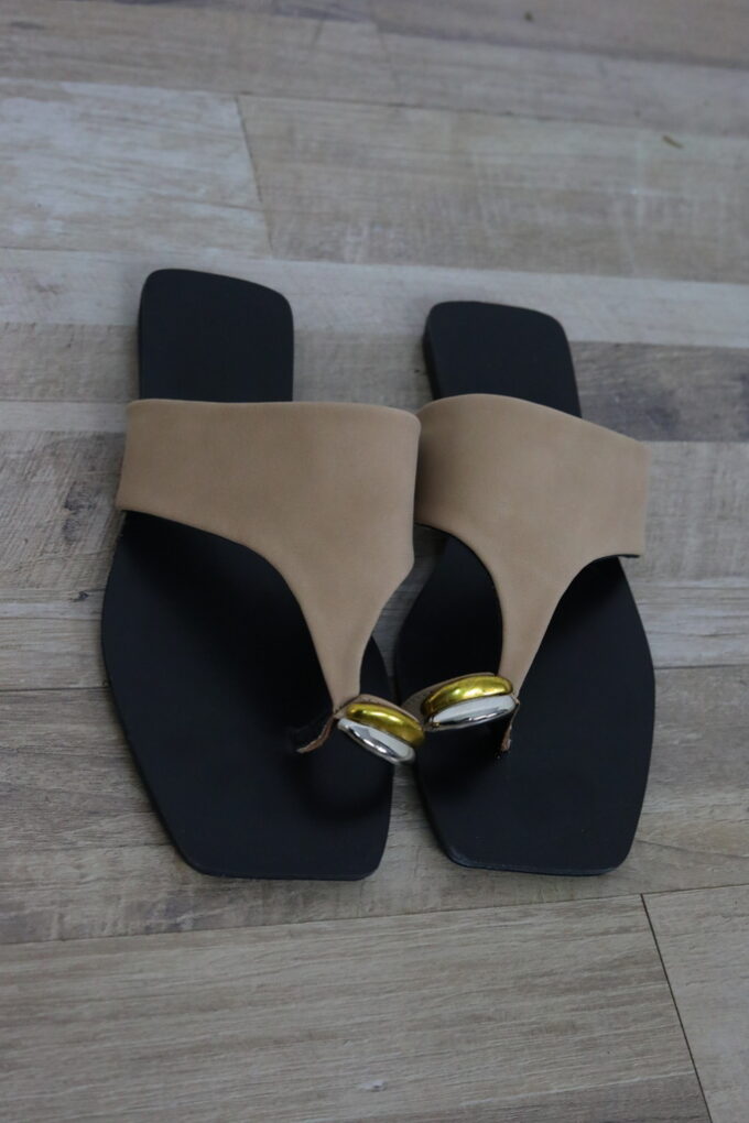 Sandalias Broche