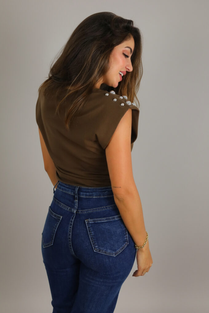 Camiseta Hombreras Tachuelas