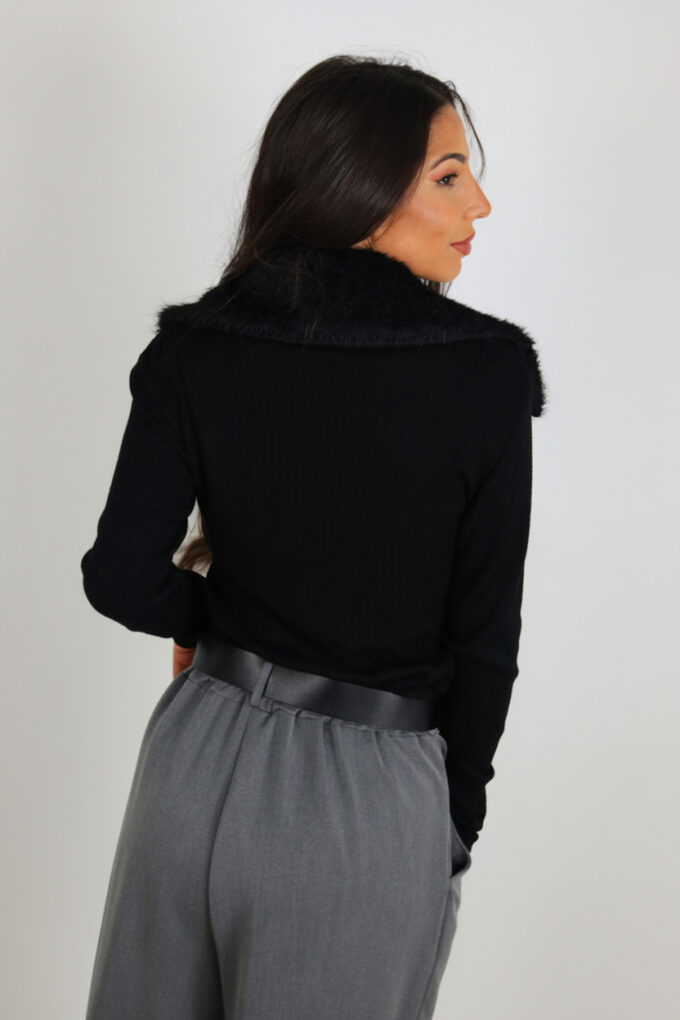 Rebeca Pelos Cremallera