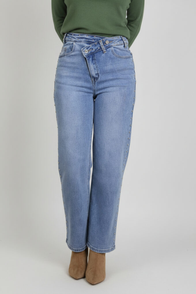 Vaquero Straight Leg Tachuelas