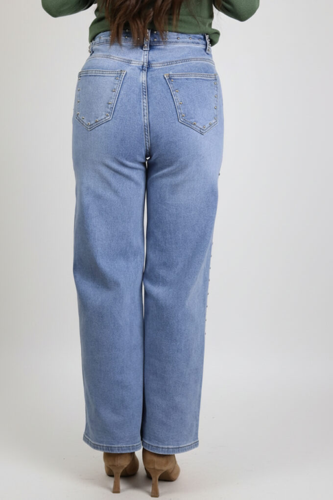 Vaquero Straight Leg Tachuelas