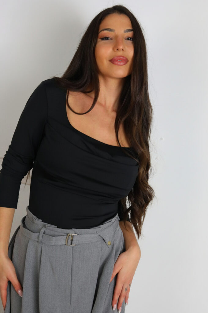 Camiseta Cascos Pliegues