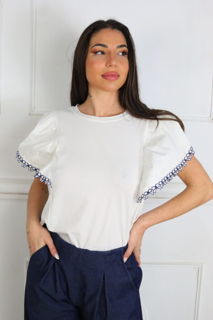 Camiseta Bordada - Única, Blanco