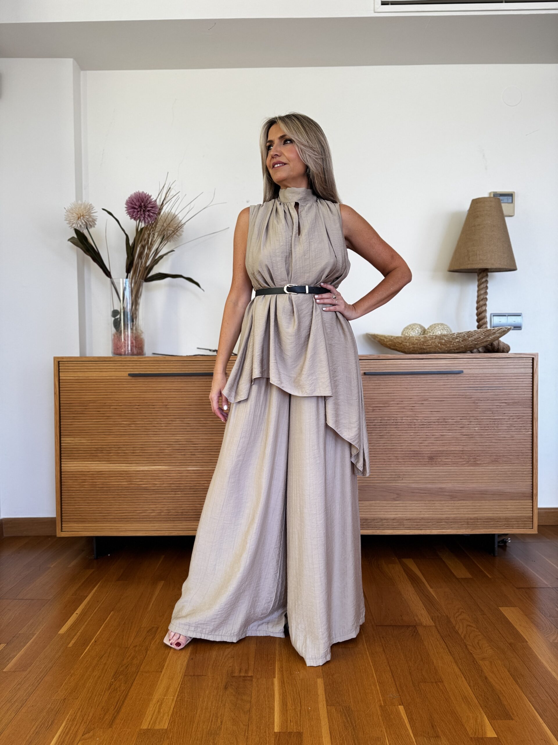 Conjunto Blusa Asimétrica - Imagen 2