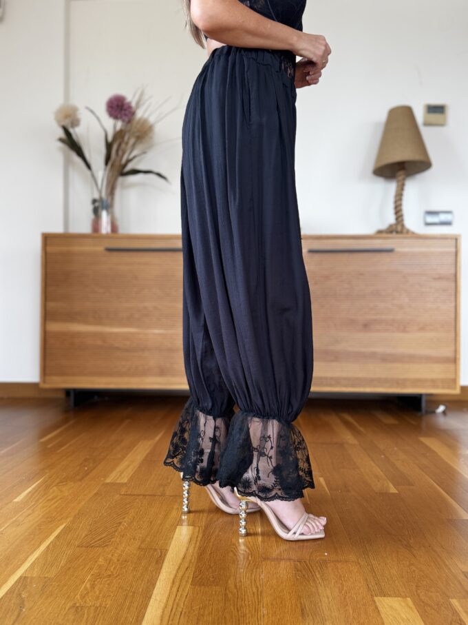 Pantalon Bajo Encaje