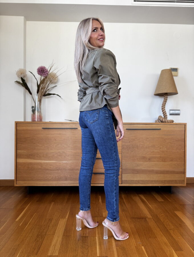 Chaqueta Corta Lazada