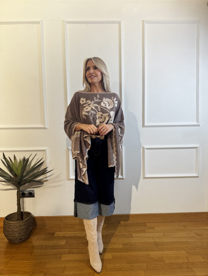 Poncho Bordado