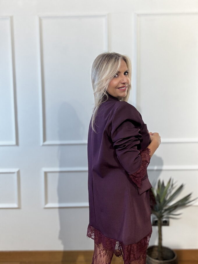 Blazer Bajo Encaje