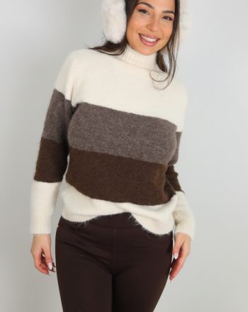 freepik__pon-el-fondo-gris-claro-prcticamente-blanco-como-e__31194