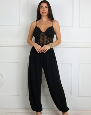 freepik_cambia-la-postura-de-la-m_2788494947